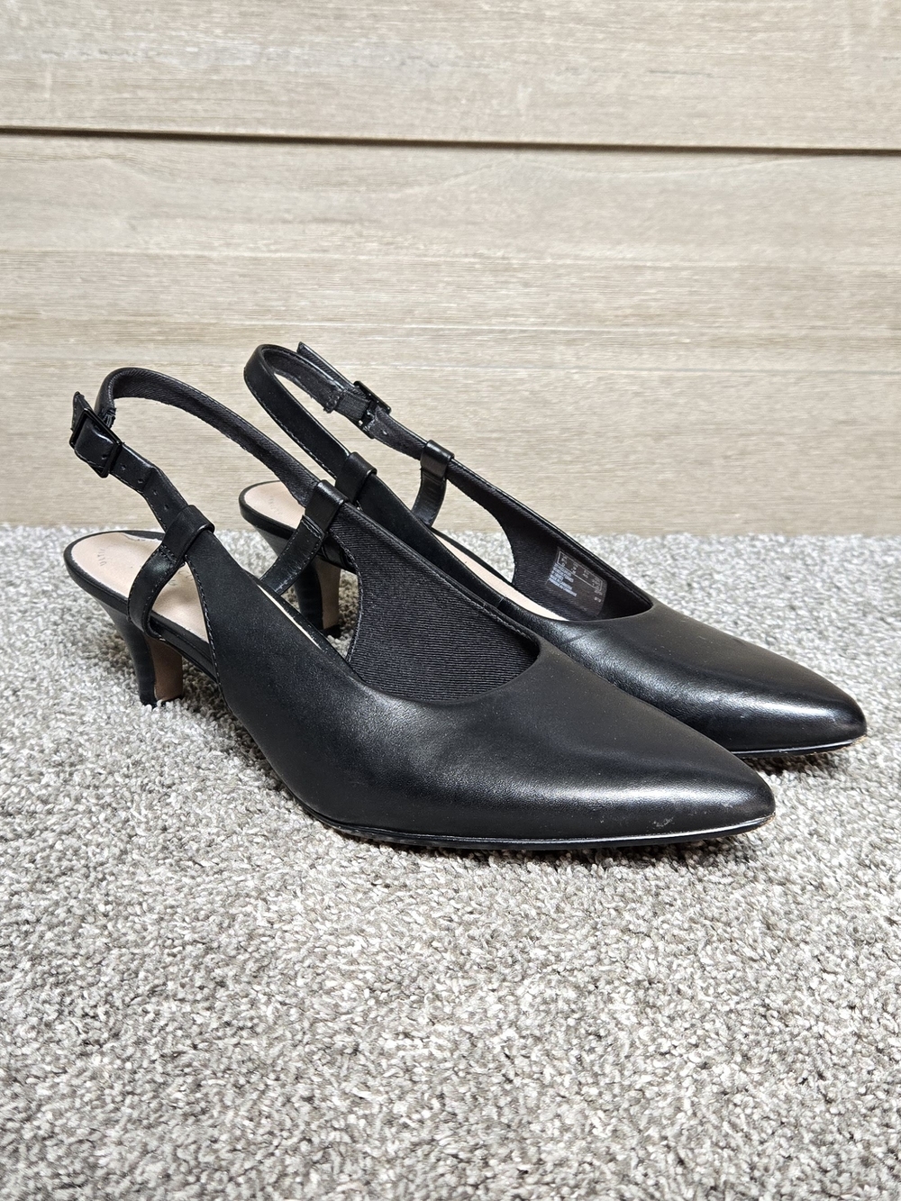 Clarks Linvale Loop Black Pointed Slingback Kitten Heels size 9 - Picture 8 of 11